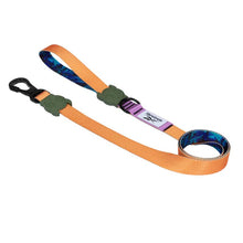 Cargar imagen en el visor de la galería, Correa para perros Zee.Dog Reebok Trekk Dog Leash talla S con mosquetón de seguridad y diseño deportivo - La Mascotería de Andrea"