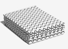 Cargar imagen en el visor de la galería, "Sabanillas de entrenamiento Zee.Dog Zeepad Grey pack de 30 unidades con carbón activado y ultra absorción - La Mascotería de Andrea"