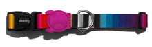 Cargar imagen en el visor de la galería, "Collar para perro Zee.Dog Prisma talla L ajustable con diseño geométrico multicolor, hecho de poliéster de alta resistencia con cierre de seguridad de 4 puntos - La Mascotería de Andrea"

